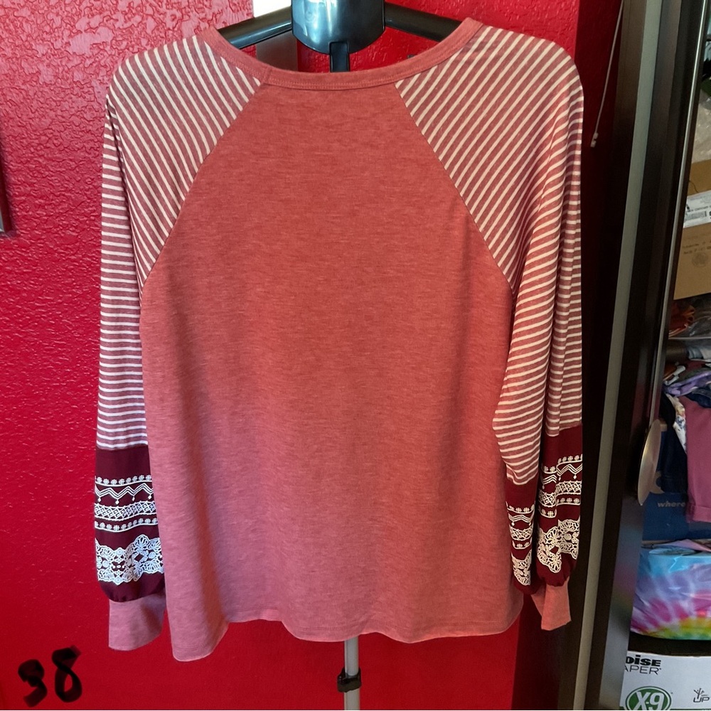 Women’s Maroon and white striped long sleeve top. Size Large. EUC size large
